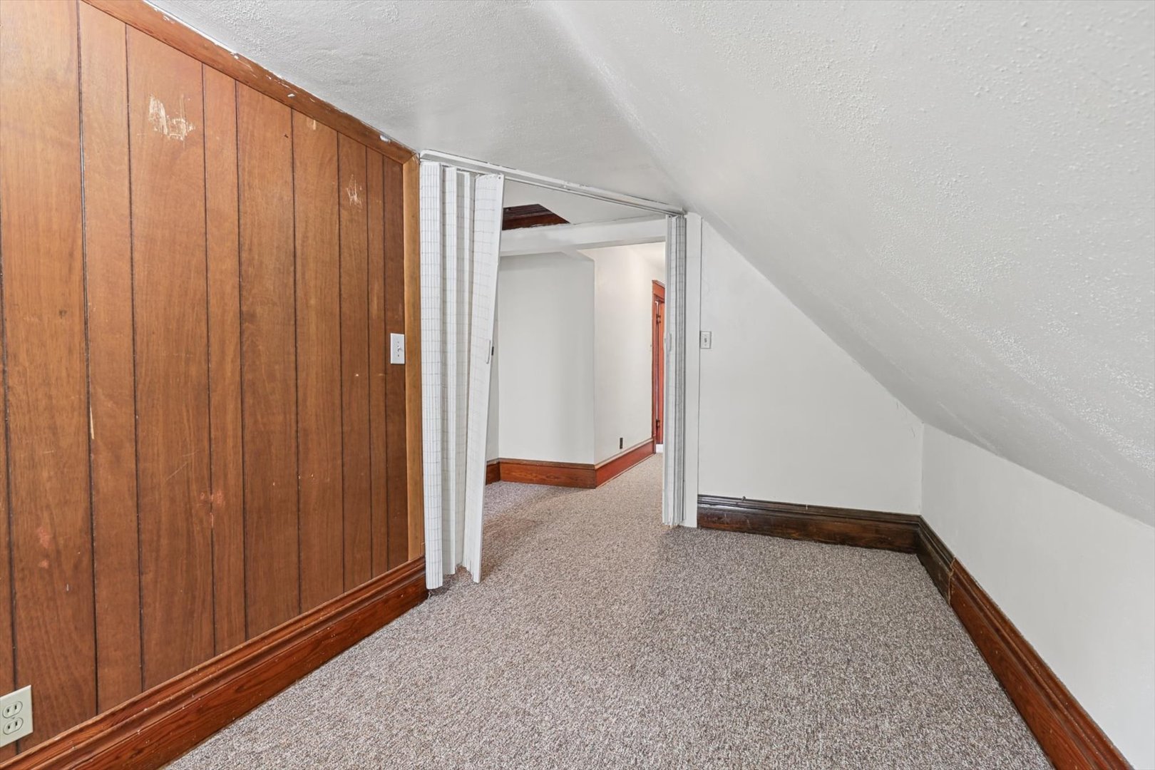 311 E Pells Street Property Photo 9