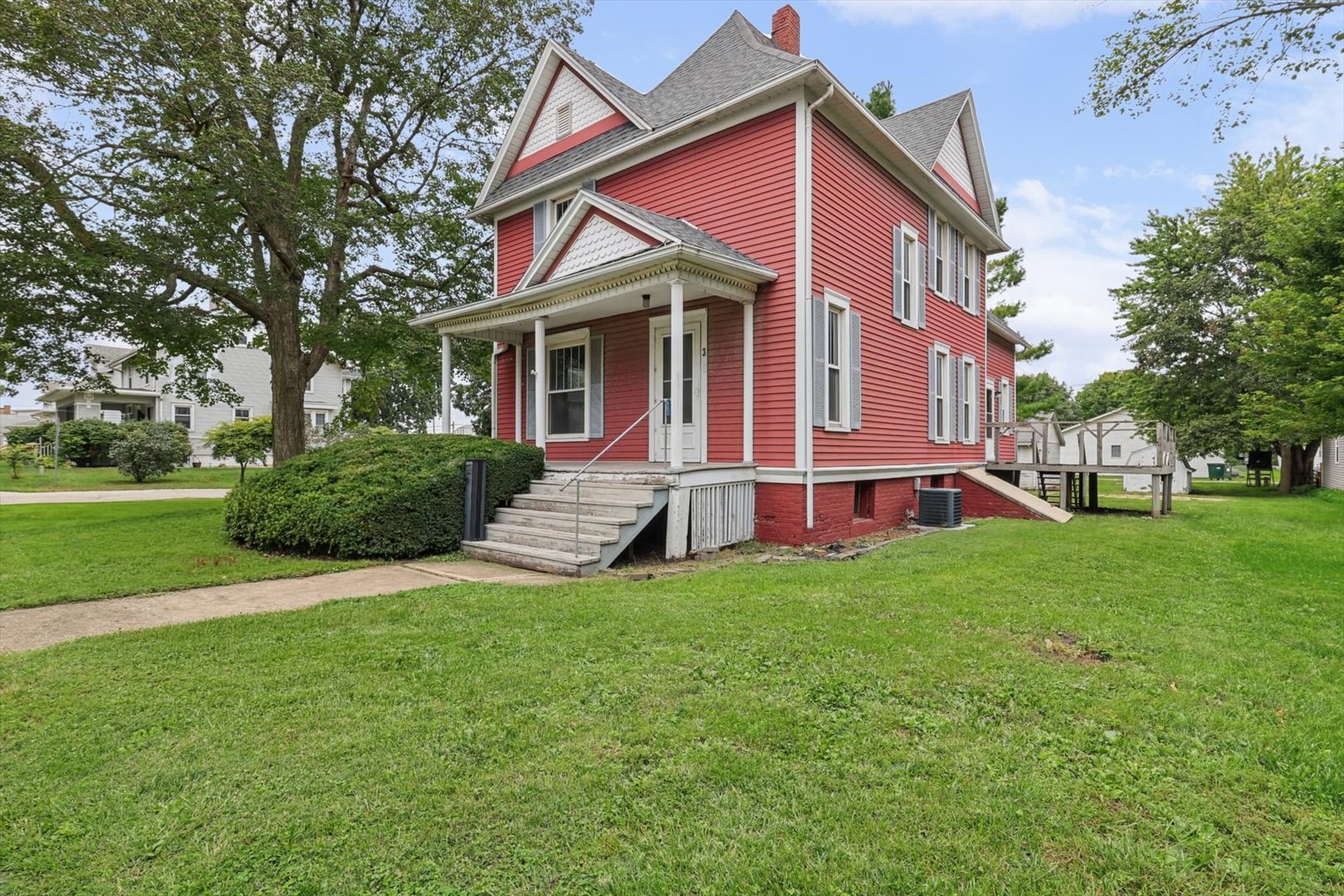 311 E Pells Street Property Photo 18