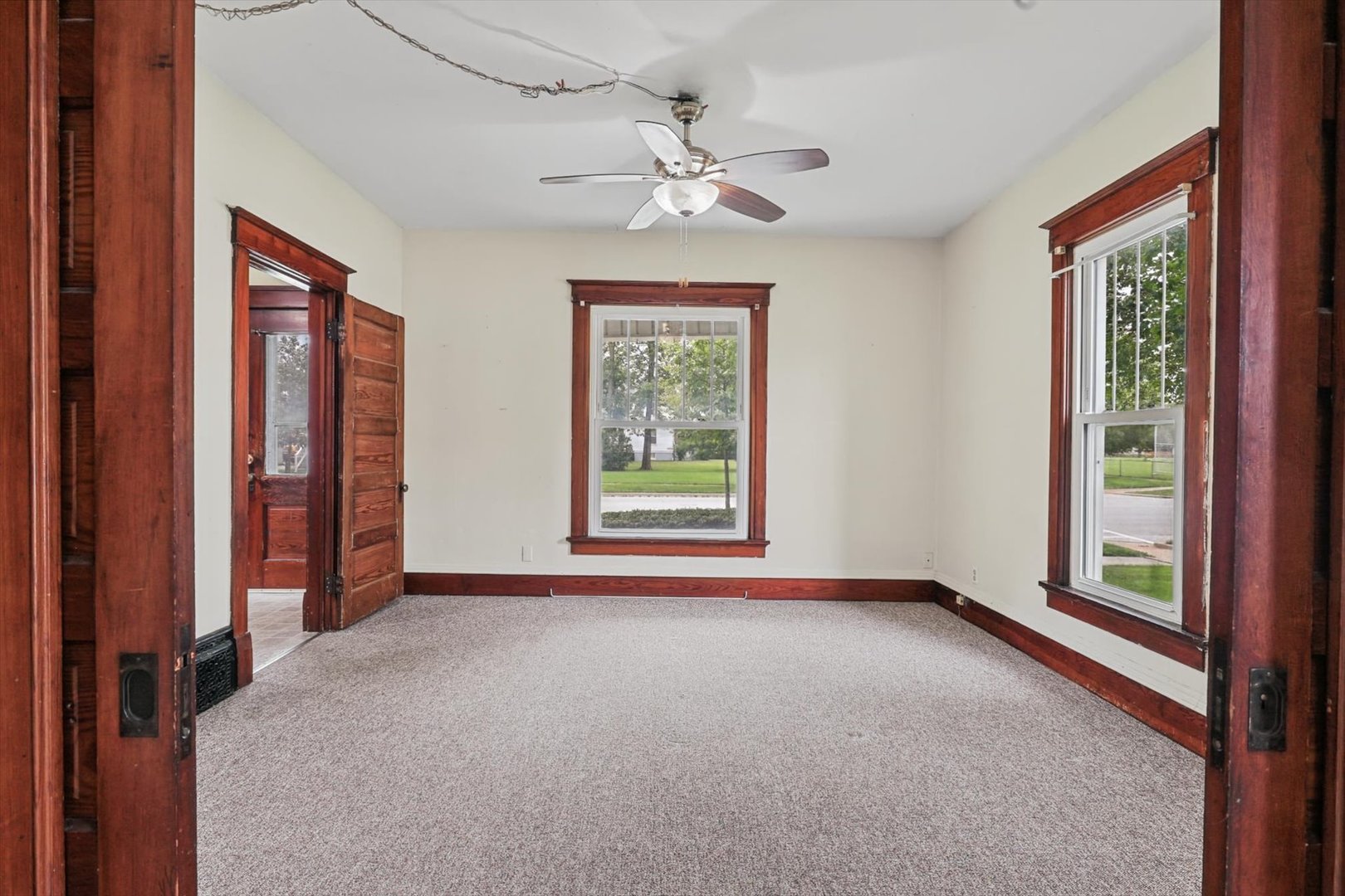 311 E Pells Street Property Photo 22