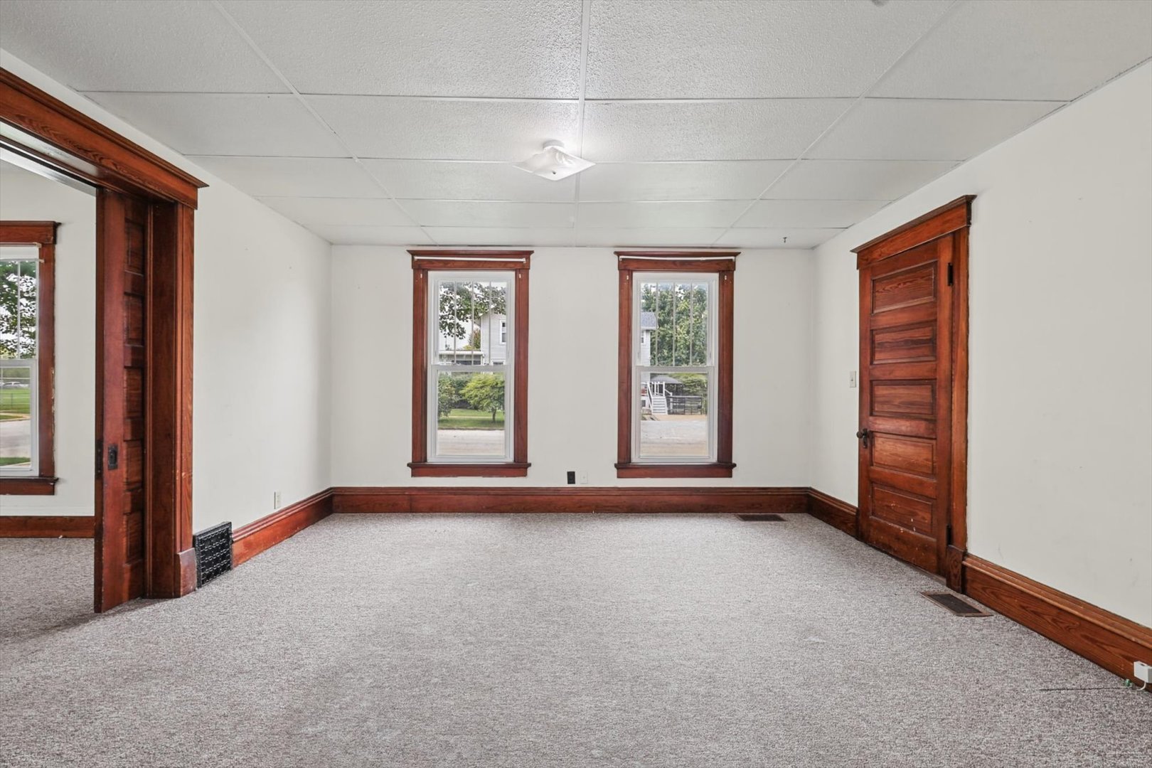 311 E Pells Street Property Photo 25