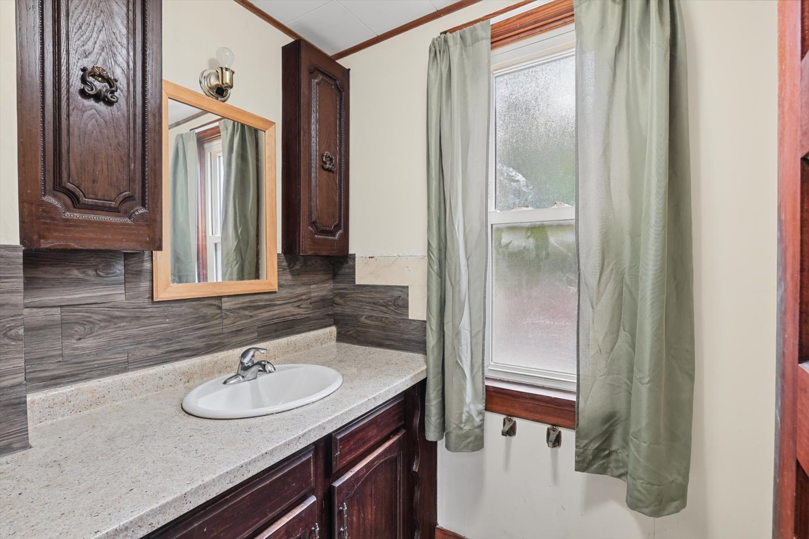 311 E Pells Street Property Photo 33
