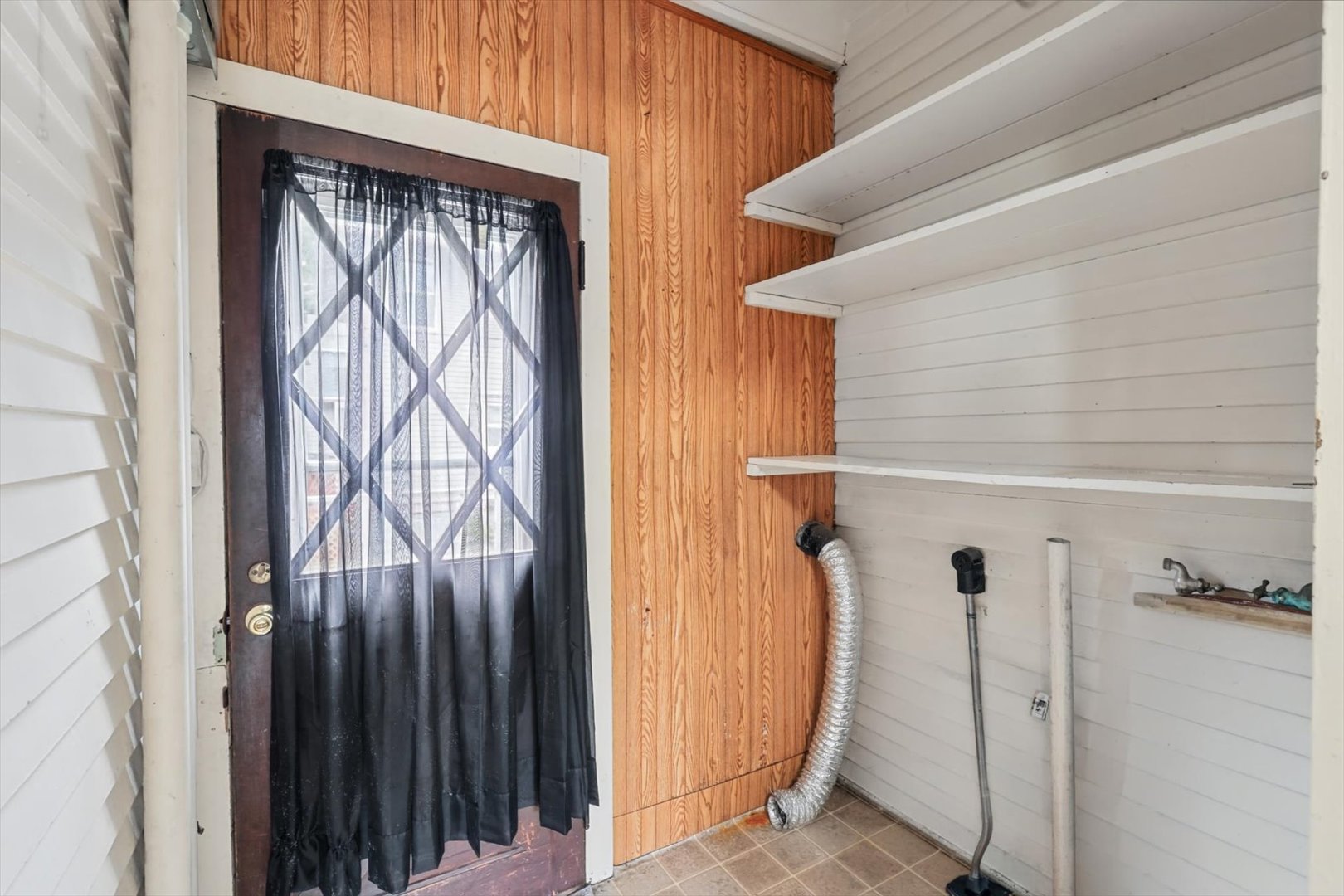 311 E Pells Street Property Photo 34