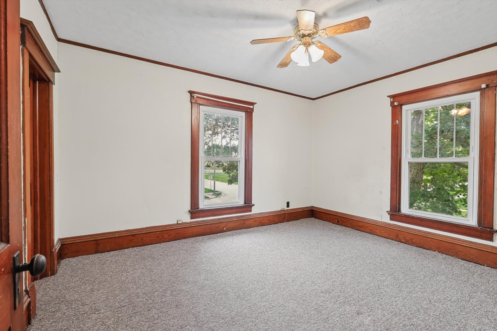 311 E Pells Street Property Photo 35