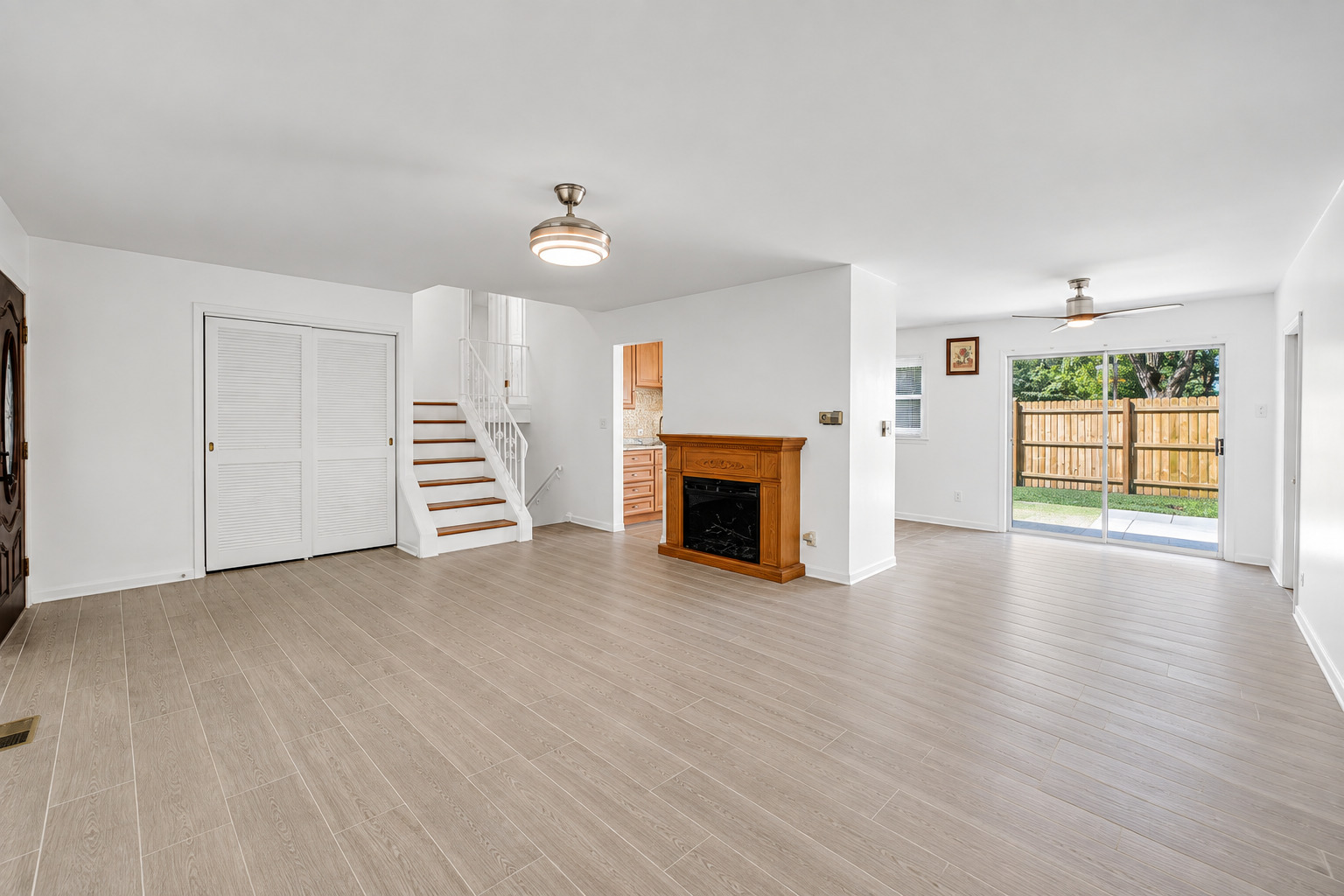 7180 Edgebrook Lane Property Photo 4