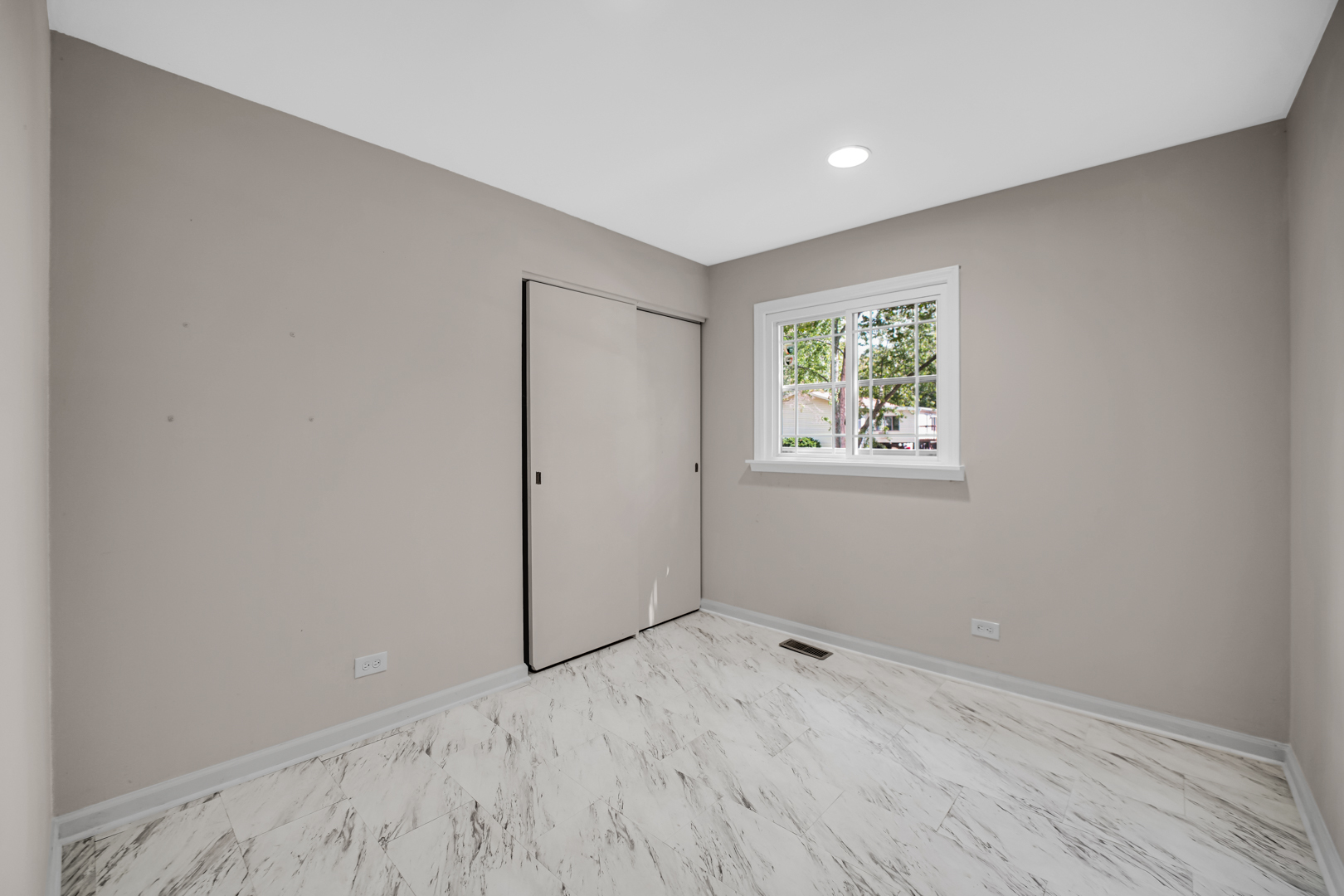 7180 Edgebrook Lane Property Photo 10