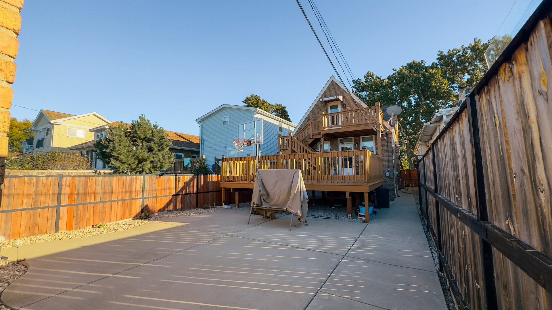 6222 W Henderson Street Property Photo 5