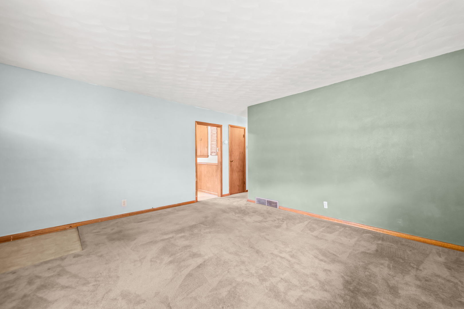 3042 Huffman Boulevard Property Photo 7