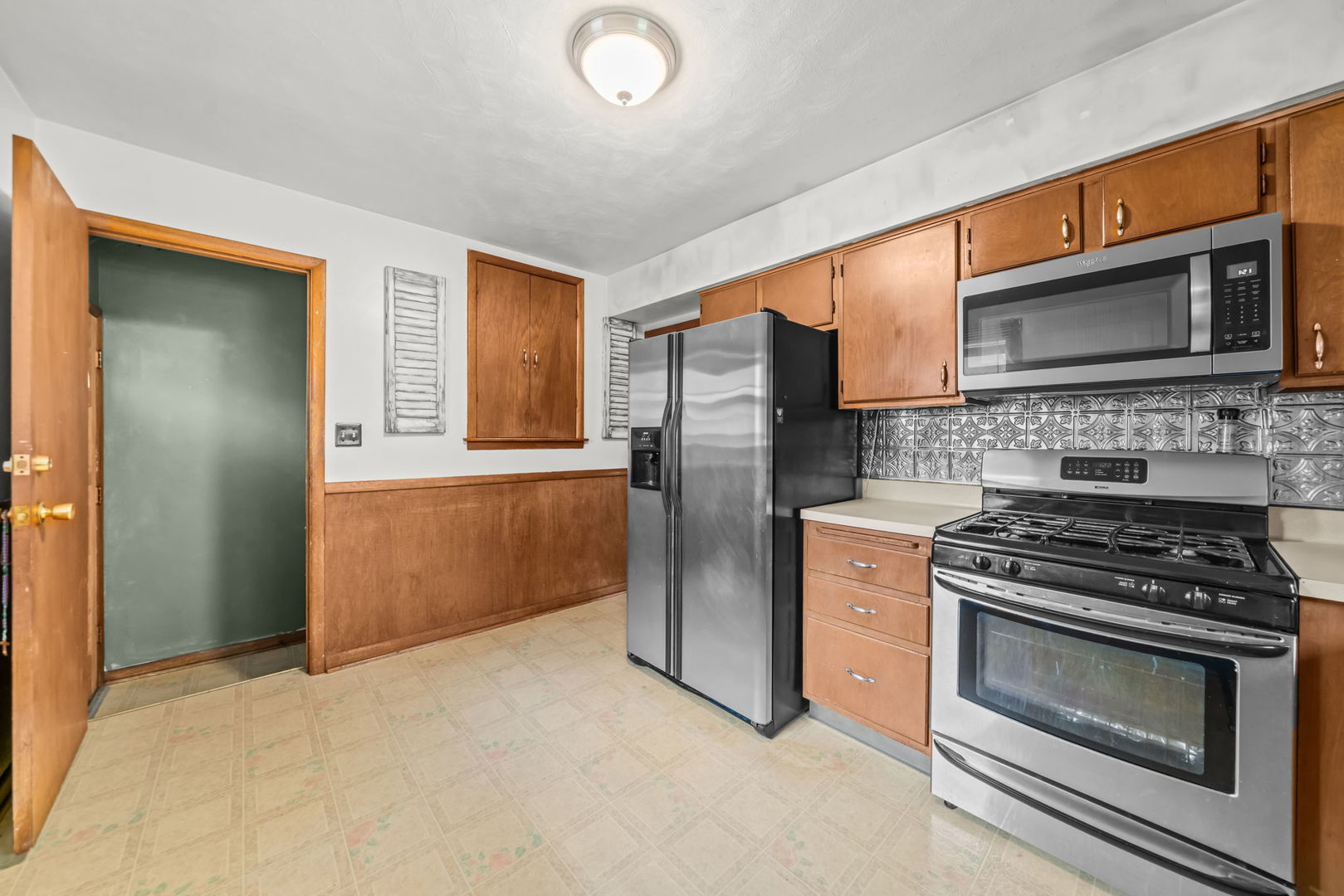 3042 Huffman Boulevard Property Photo 10