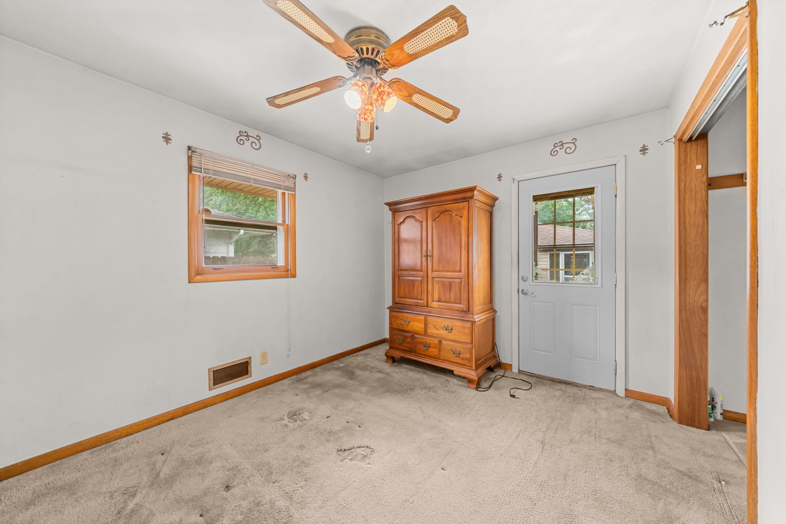 3042 Huffman Boulevard Property Photo 12