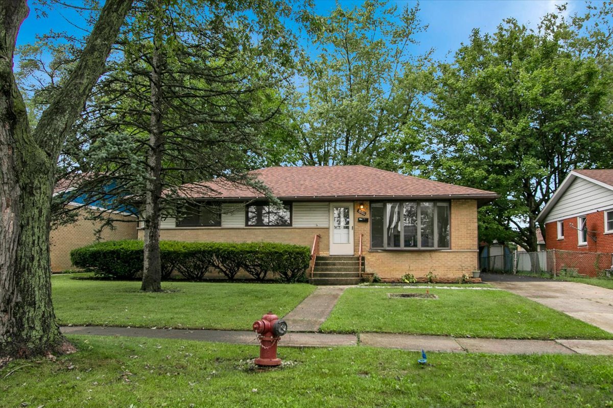 22720 Ridgeway Avenue Property Photo 1
