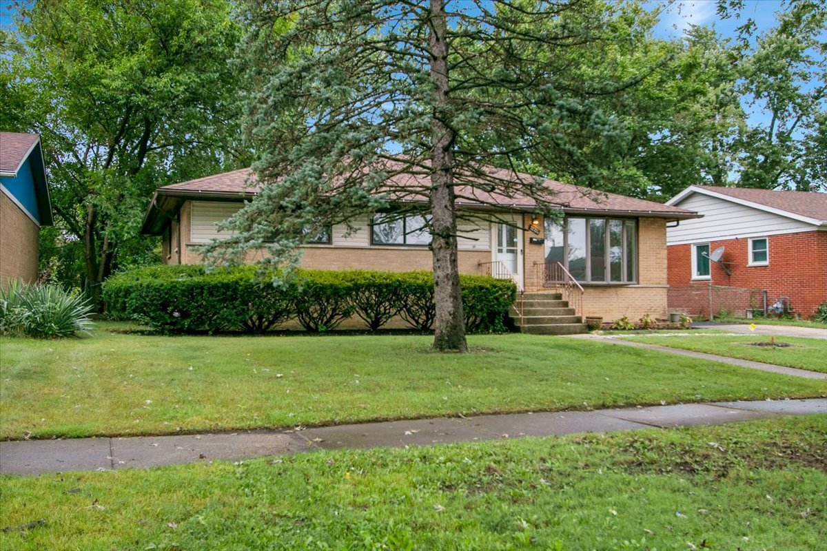 22720 Ridgeway Avenue Property Photo 2