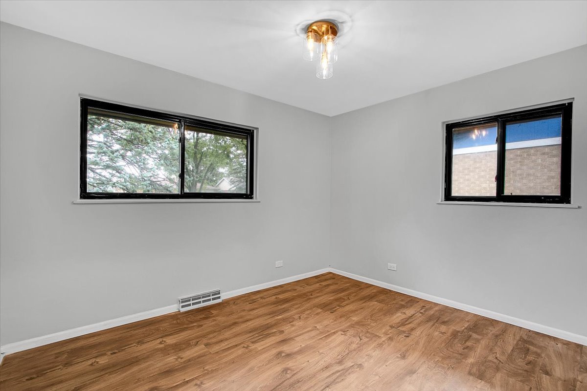 22720 Ridgeway Avenue Property Photo 16