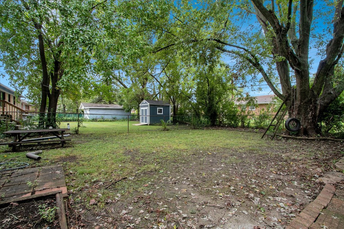 22720 Ridgeway Avenue Property Photo 29