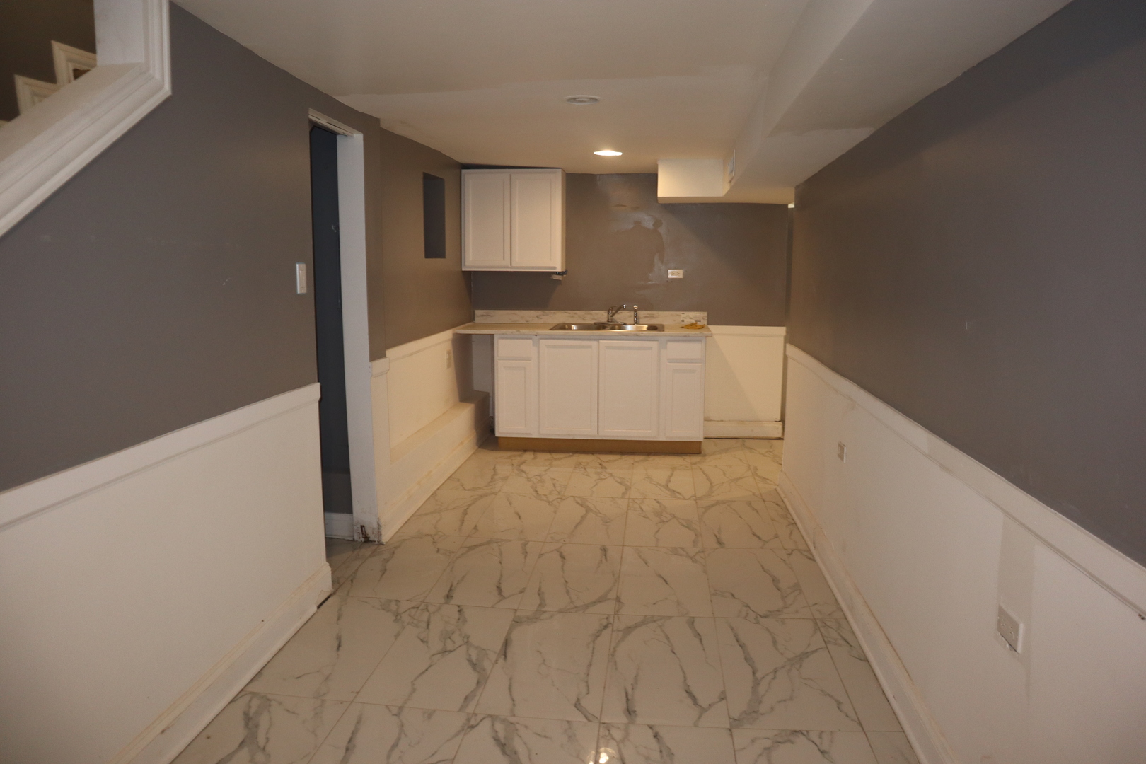 539 E 68th Street Property Photo 14