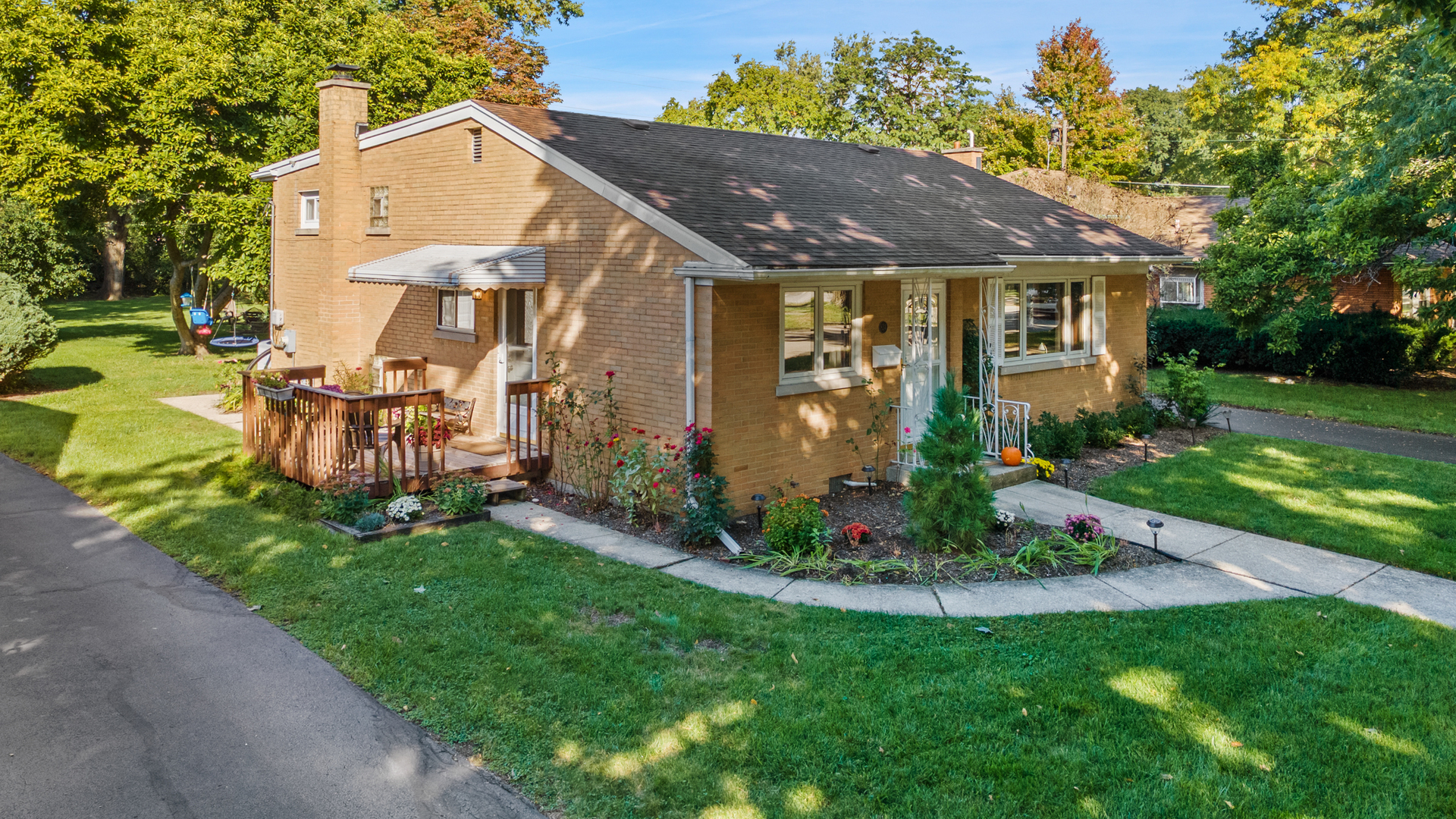 834 Beach Avenue Property Photo 1