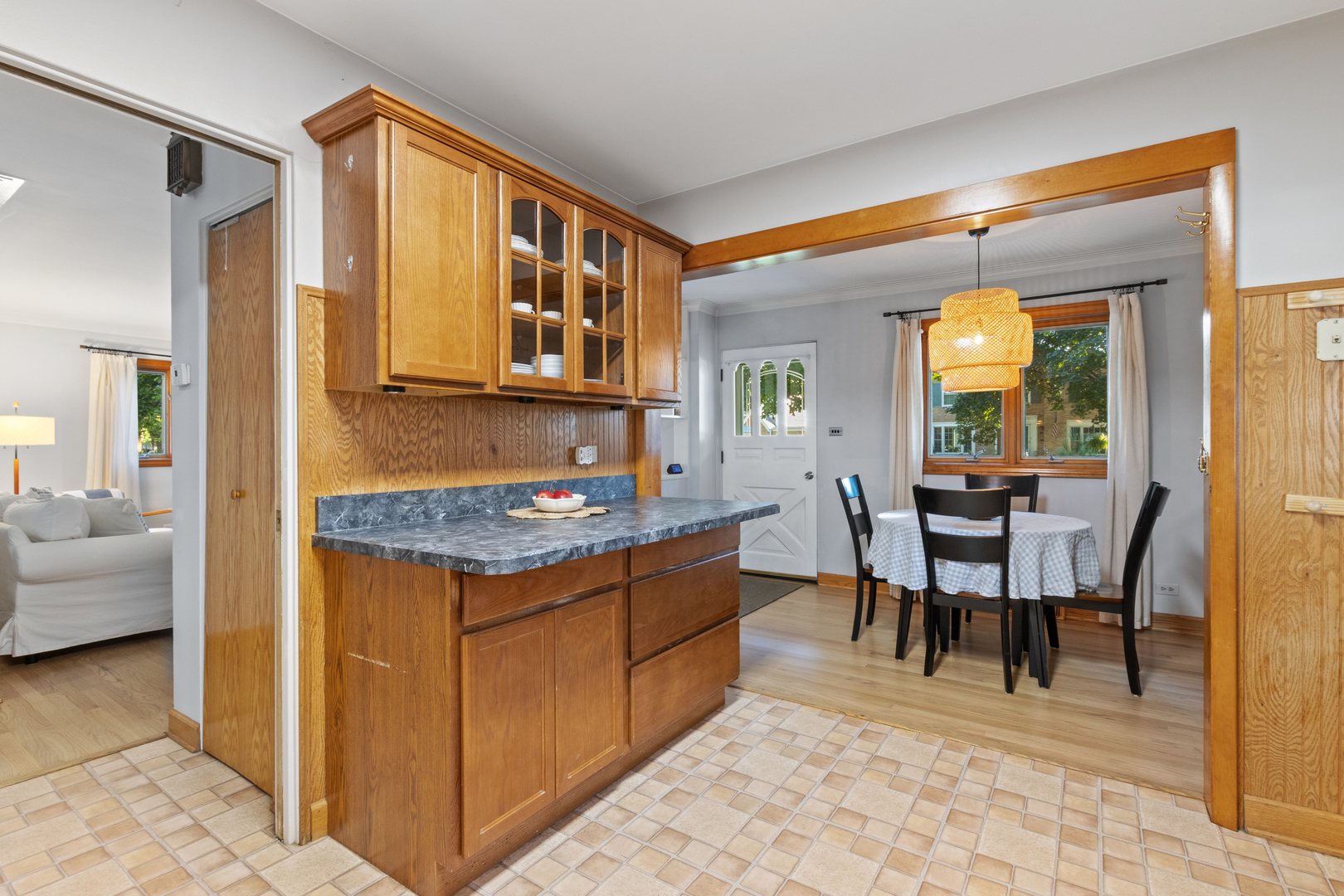 834 Beach Avenue Property Photo 4