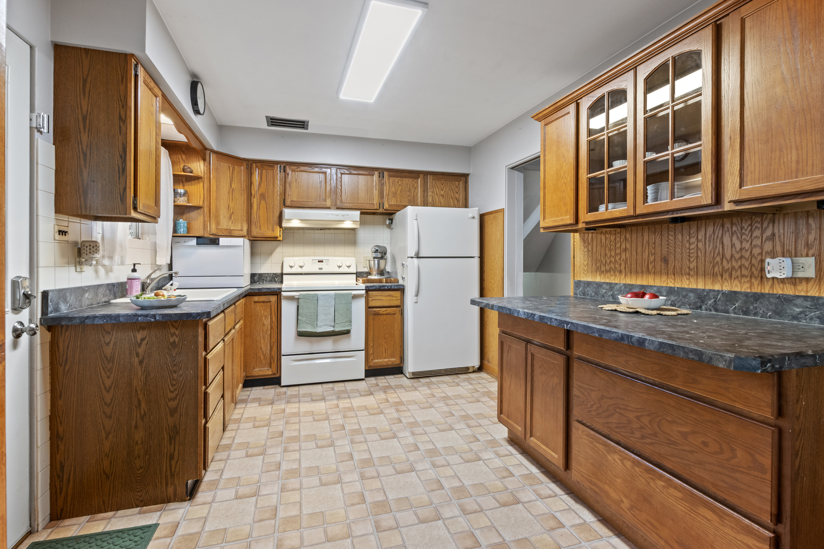 834 Beach Avenue Property Photo 5
