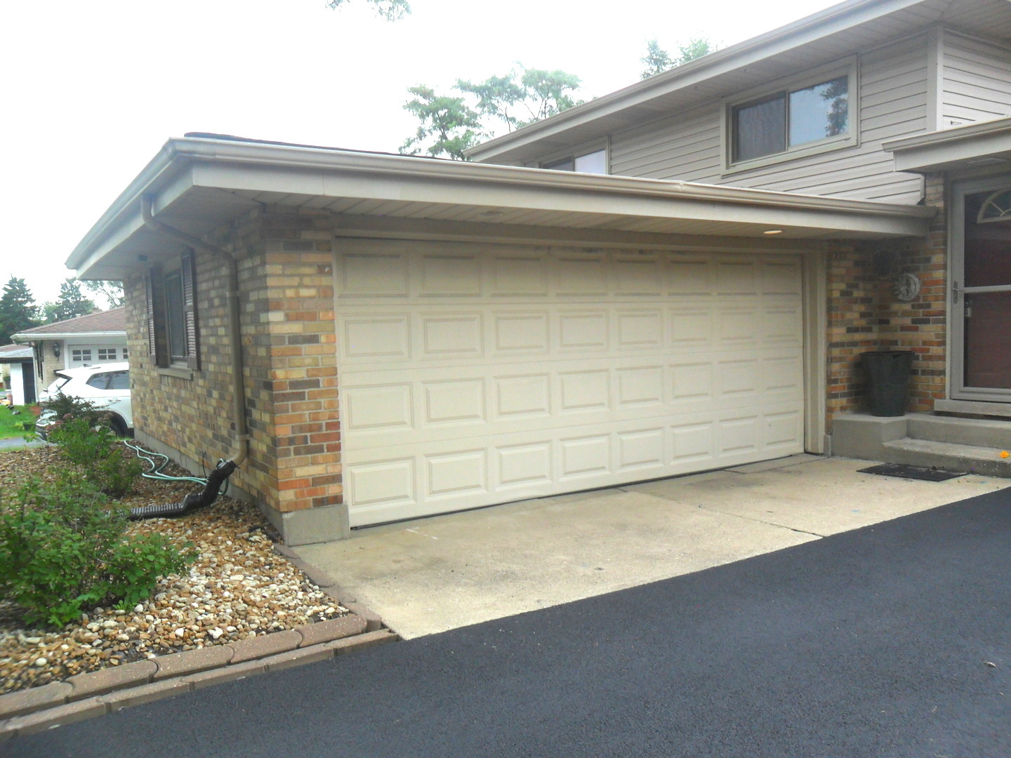 8501 S Kean Avenue Property Photo 3
