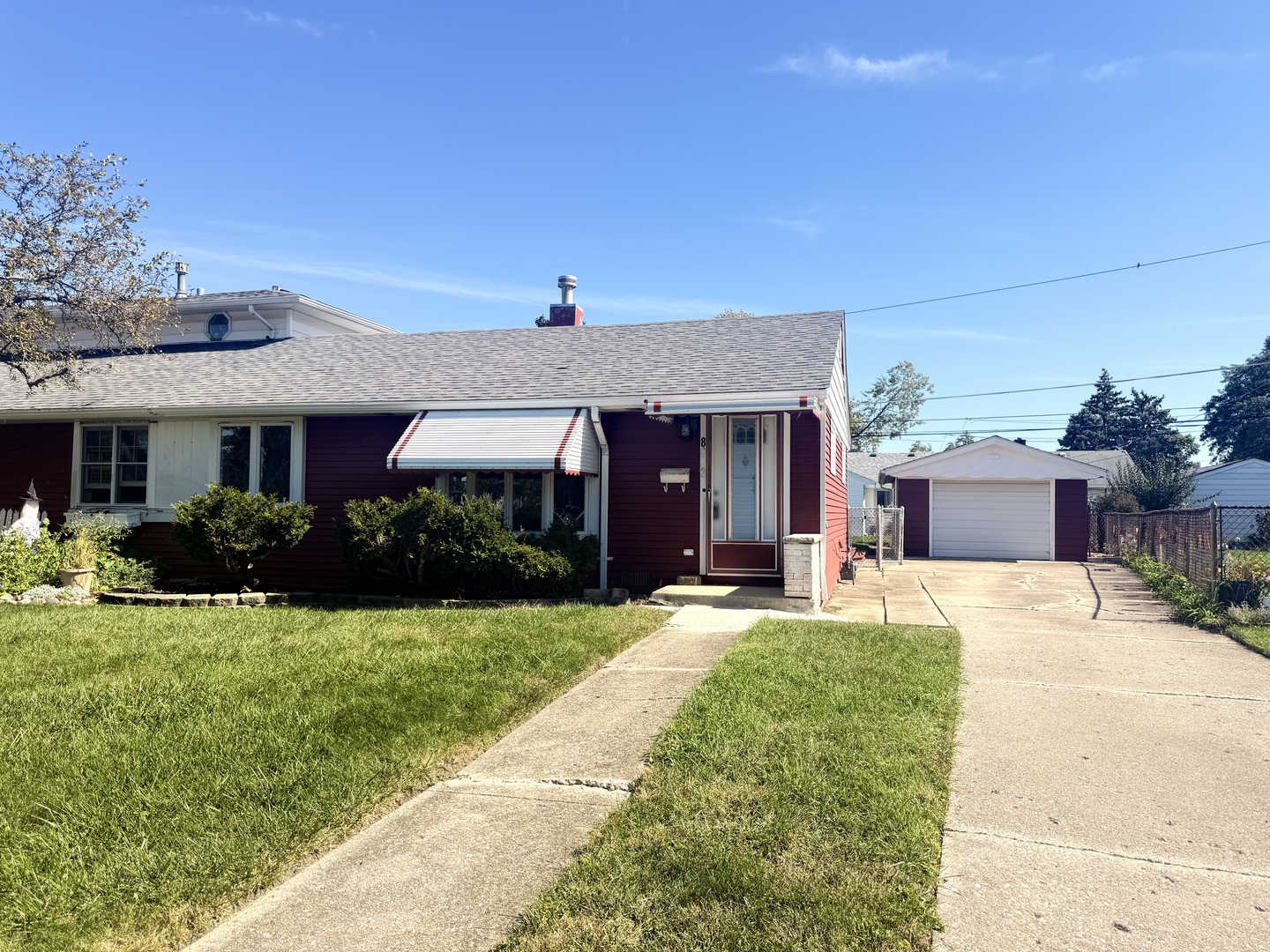 8803 S Kolin Avenue Property Photo 1