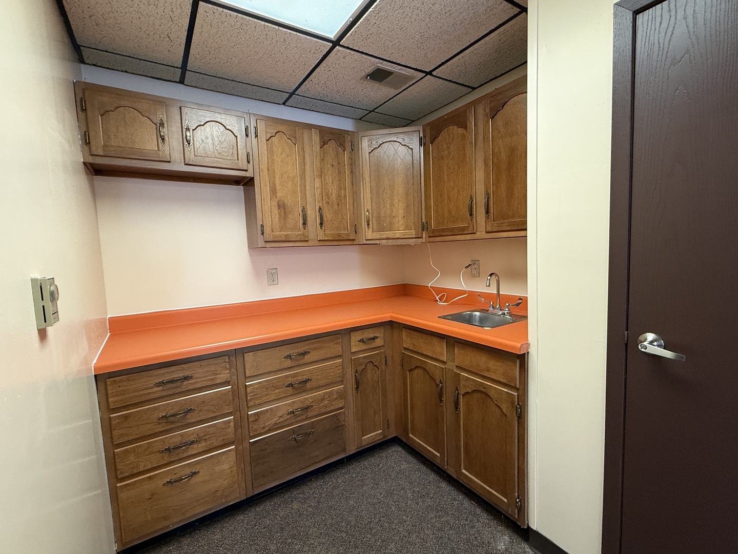 103 S John Street Property Photo 8