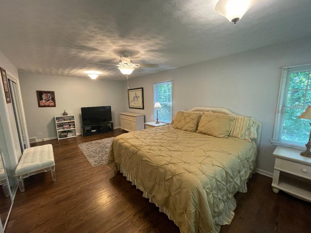 515 E Blodgett Avenue Property Photo 27