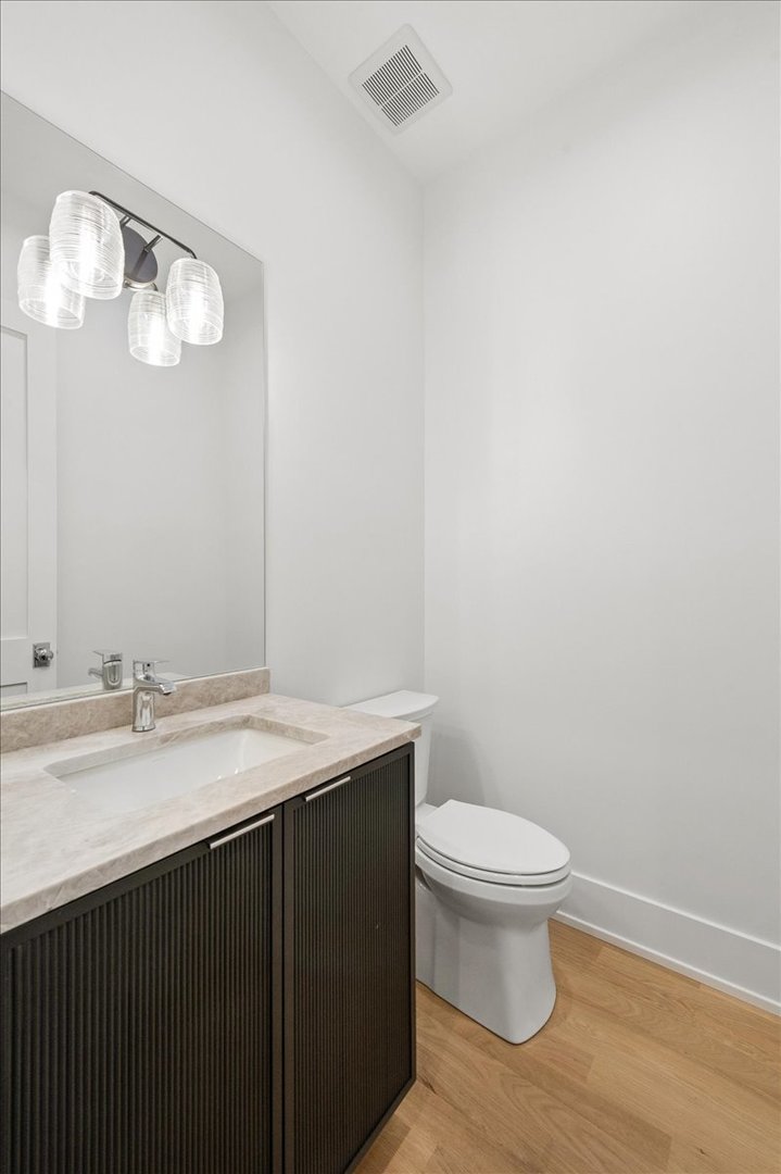 3820 N Damen Avenue 1 Property Photo 6