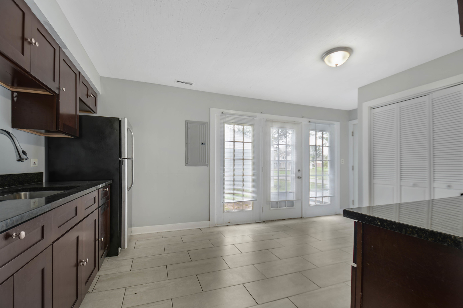 12769354 Property Photo 6