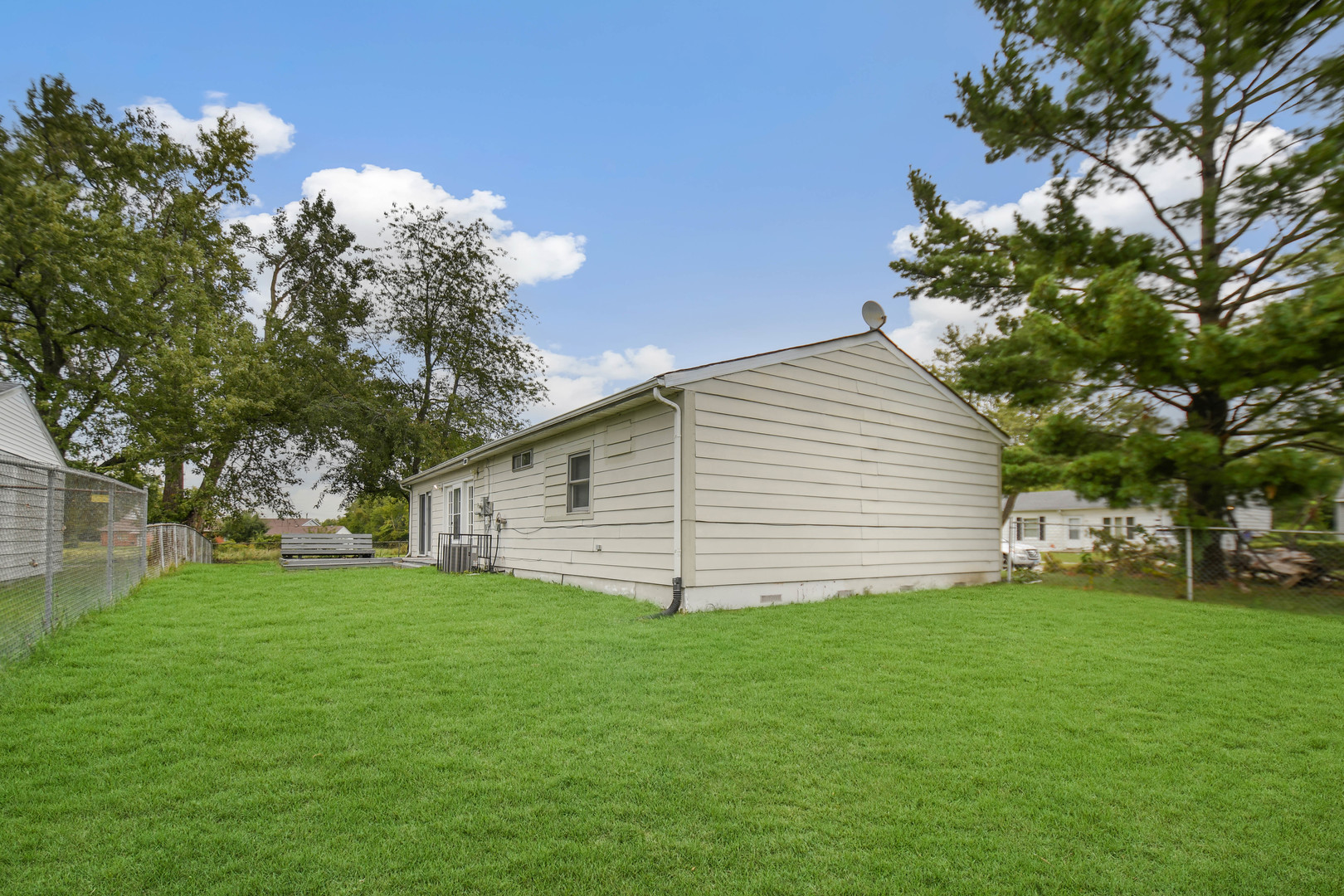 12769354 Property Photo 13