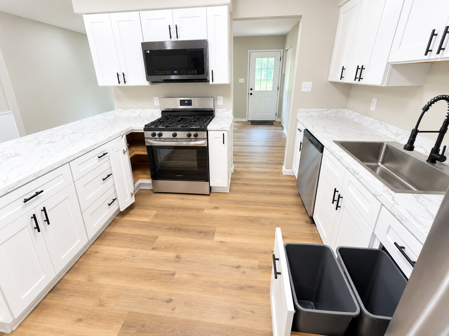 370 Karen Drive Property Photo 4