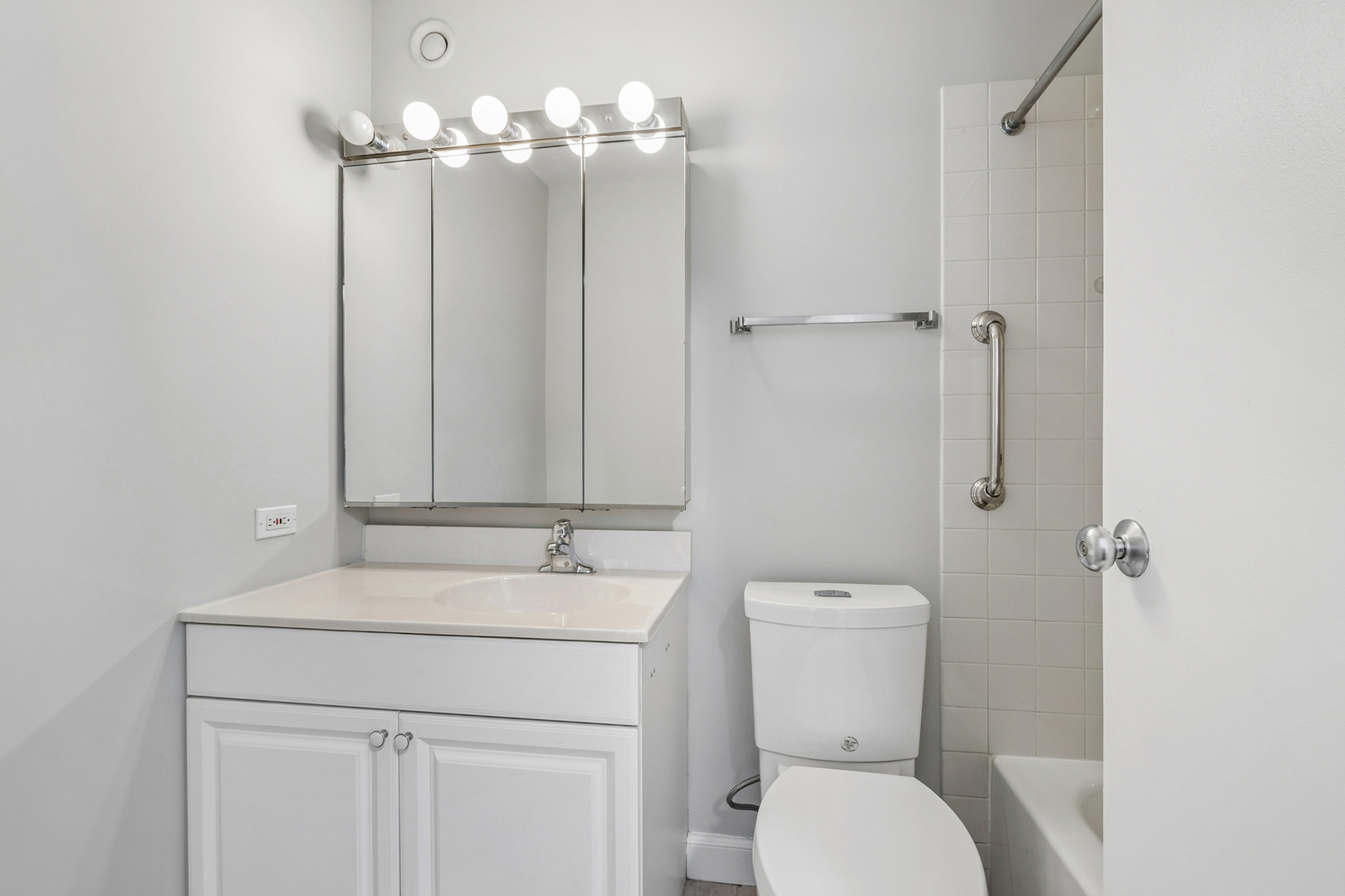 5320 N Sheridan Road 1307 Property Photo 12