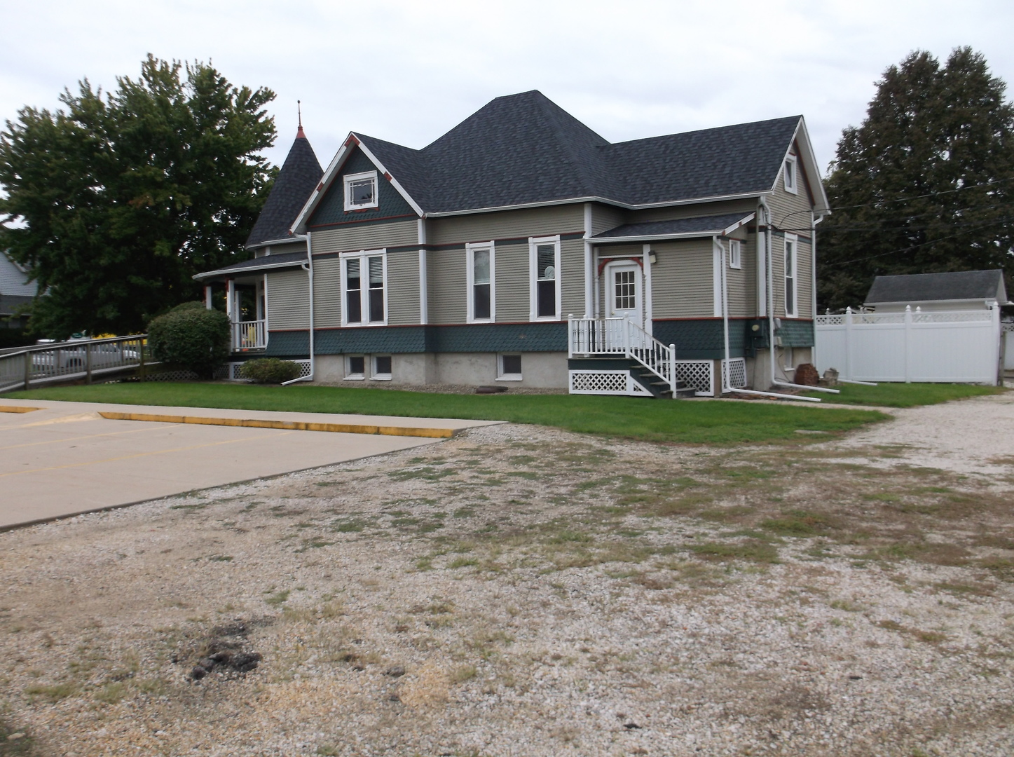 324 N Main Street Property Photo 5