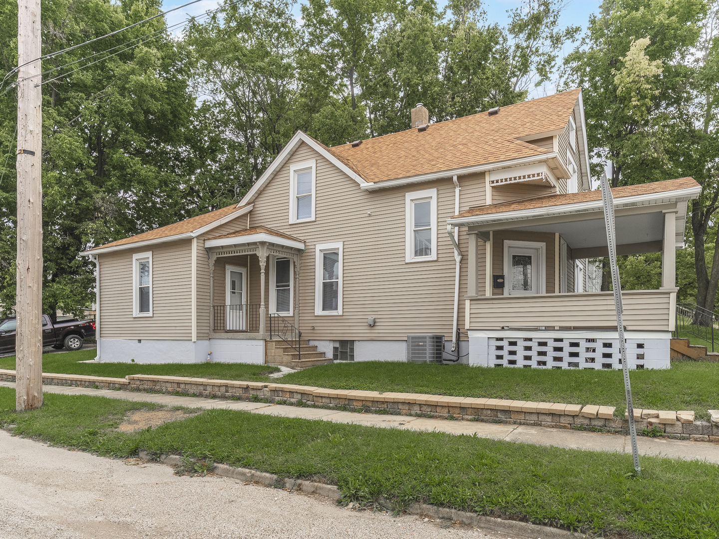 502 S Madison Street Property Photo 7