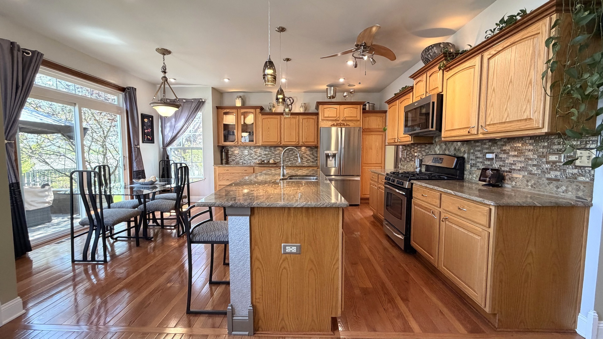 6 Glenview Court Property Photo 4