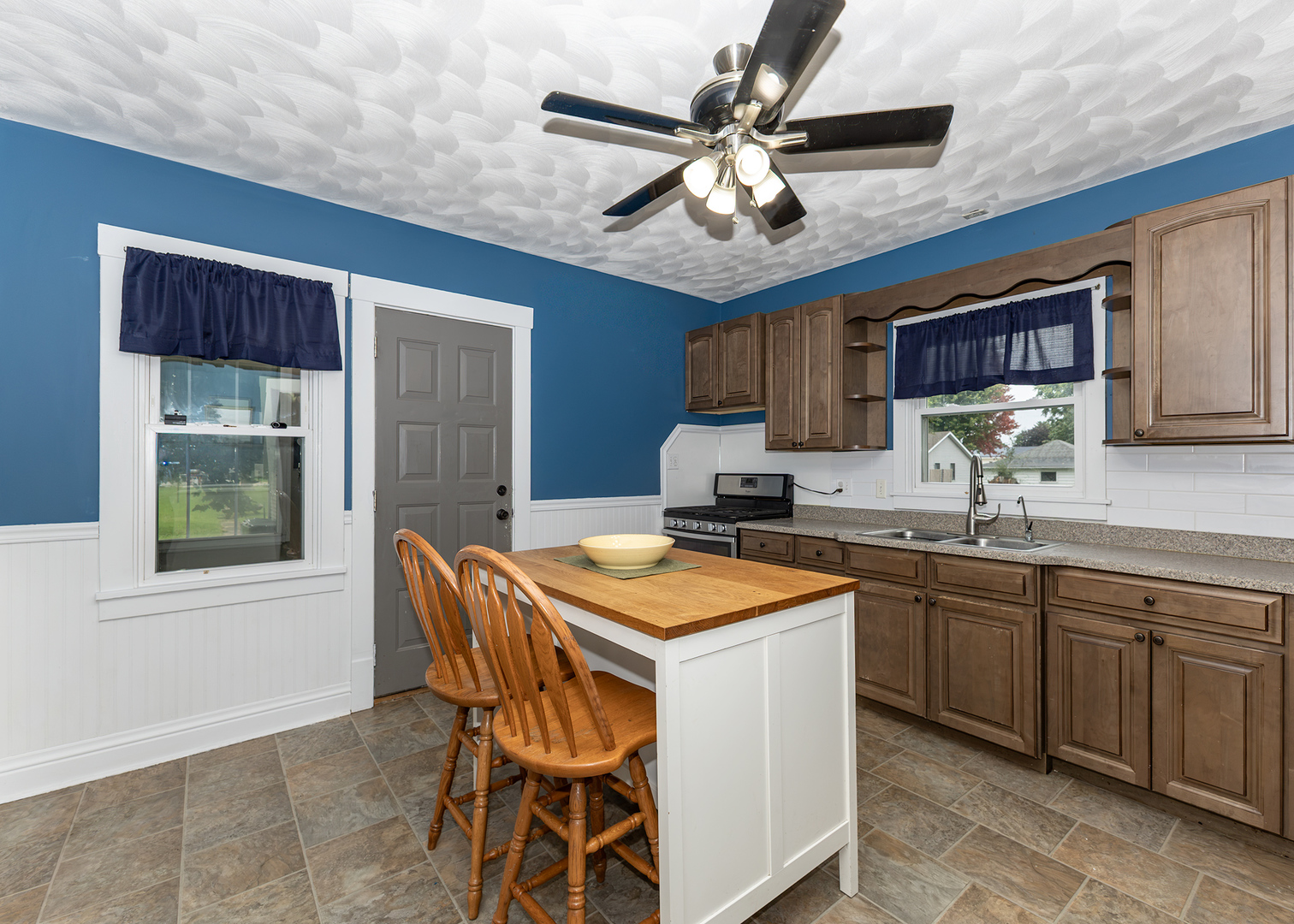 545 E Exchange Street Property Photo 6