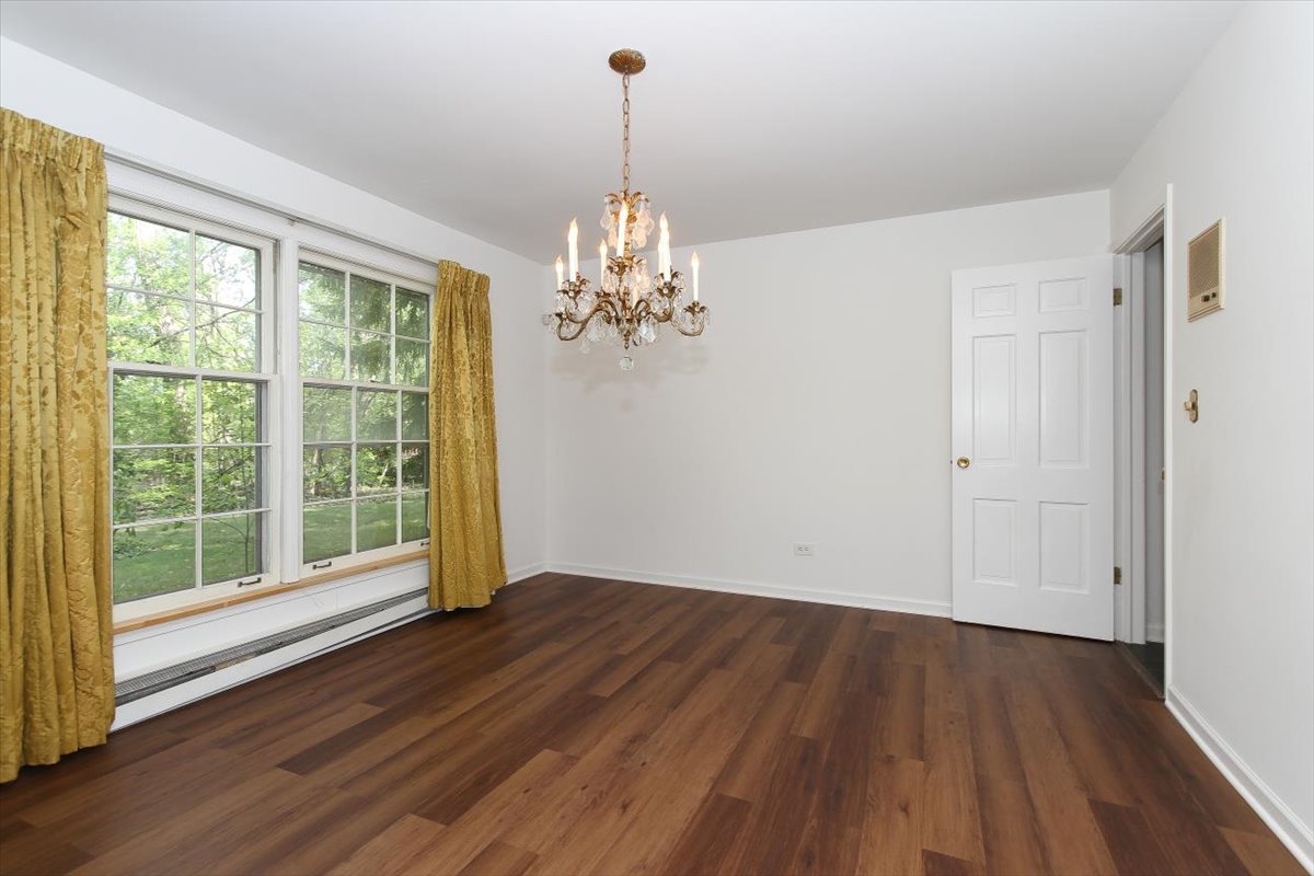87 Lincolnshire Drive Property Photo 6
