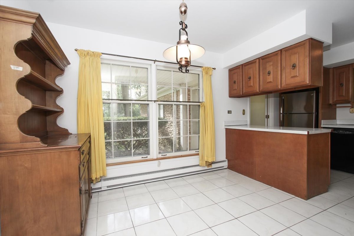 87 Lincolnshire Drive Property Photo 9
