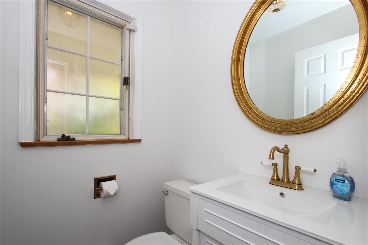 87 Lincolnshire Drive Property Photo 12