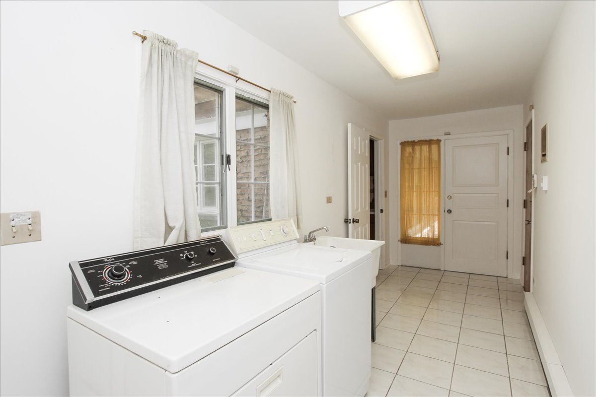 87 Lincolnshire Drive Property Photo 13