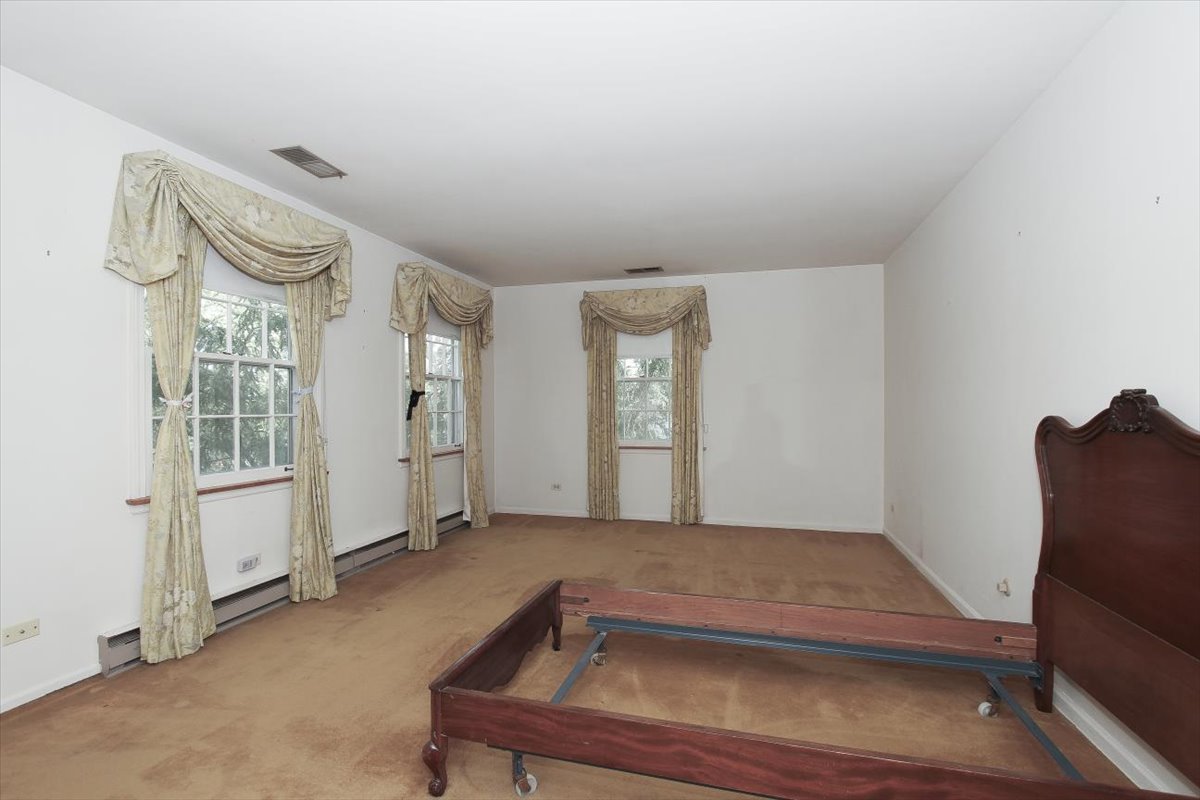 87 Lincolnshire Drive Property Photo 14