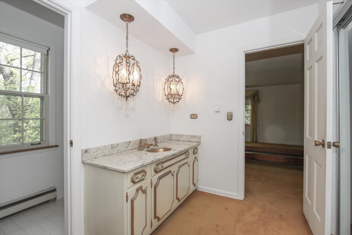 87 Lincolnshire Drive Property Photo 17