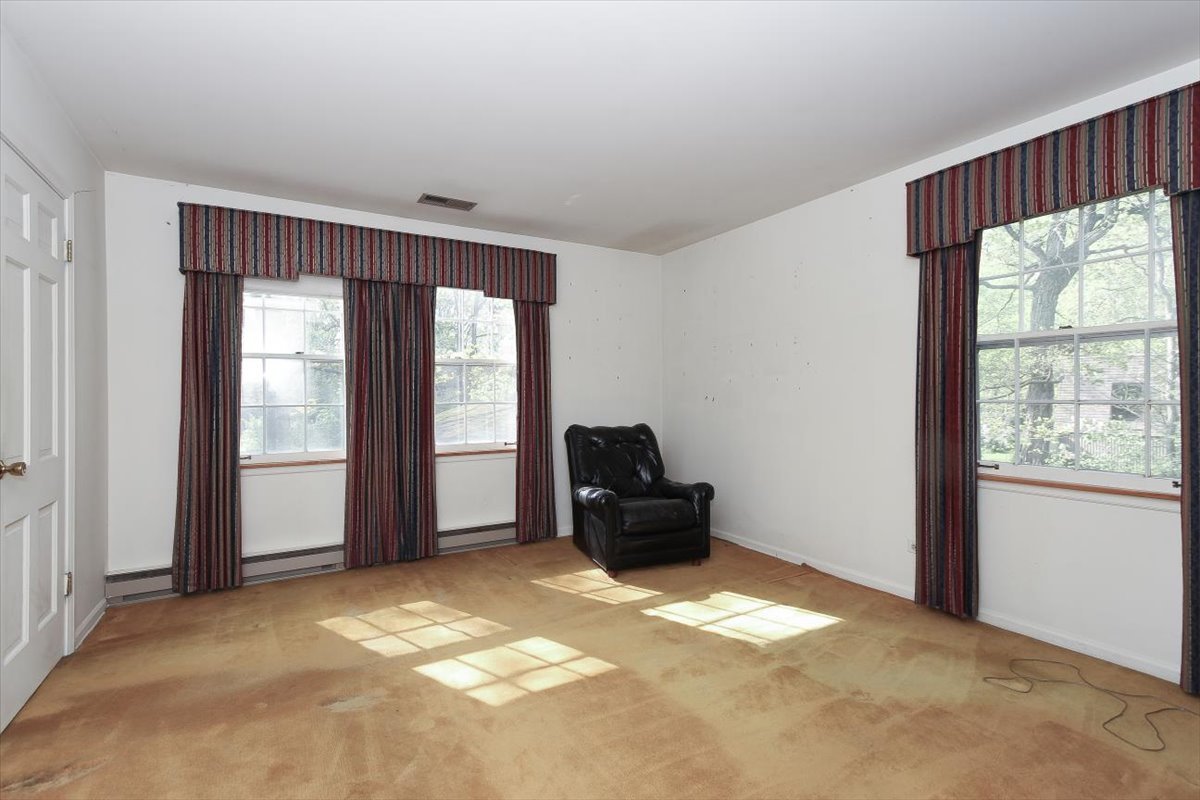 87 Lincolnshire Drive Property Photo 18