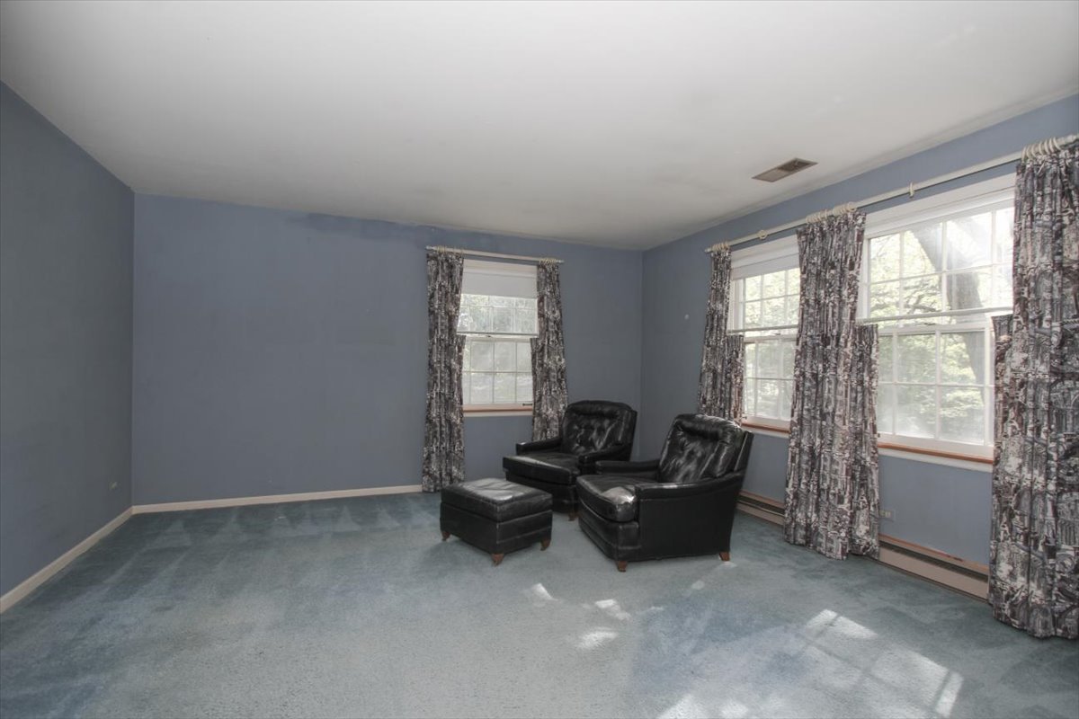 87 Lincolnshire Drive Property Photo 22