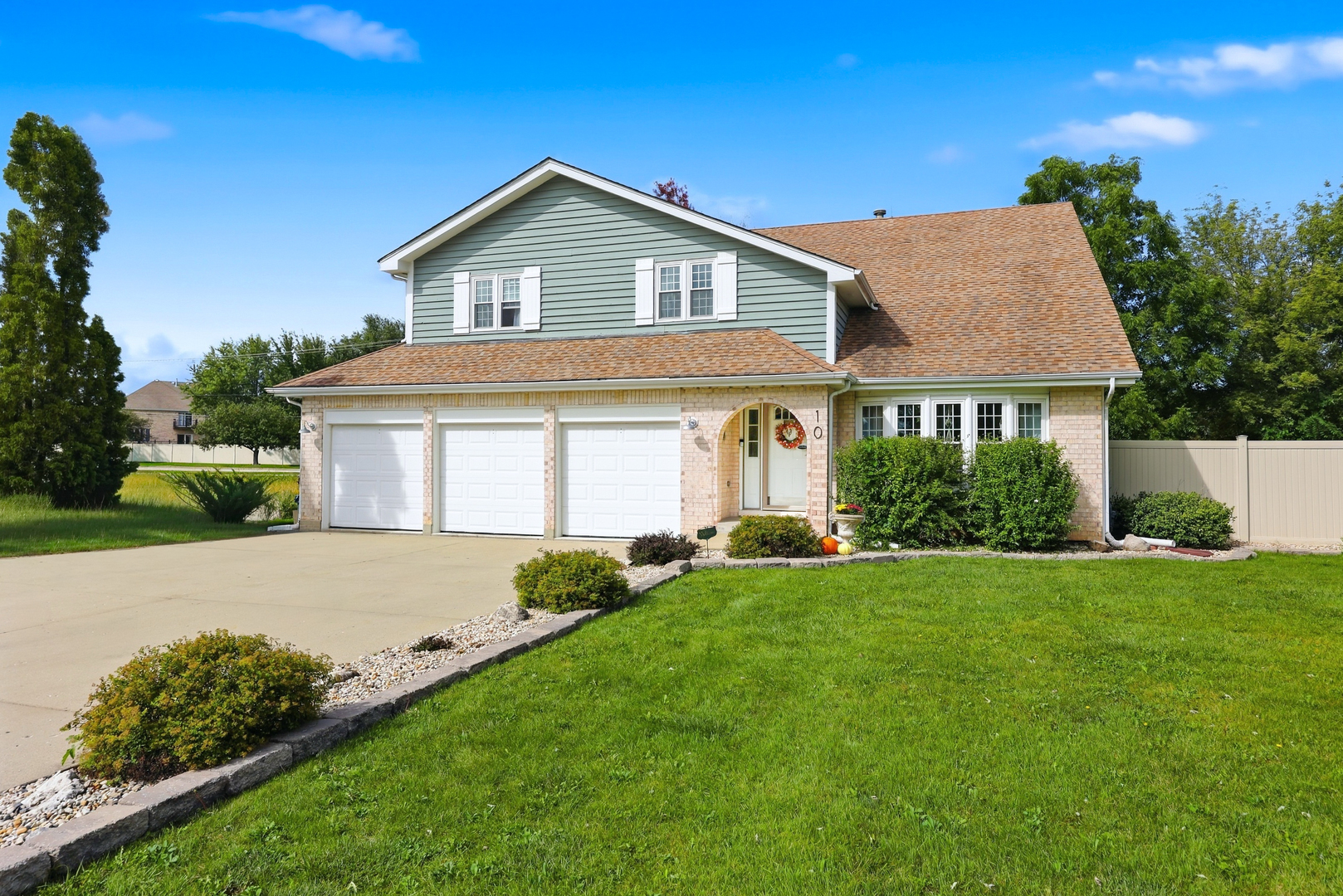 10 Americana Court Property Photo 1