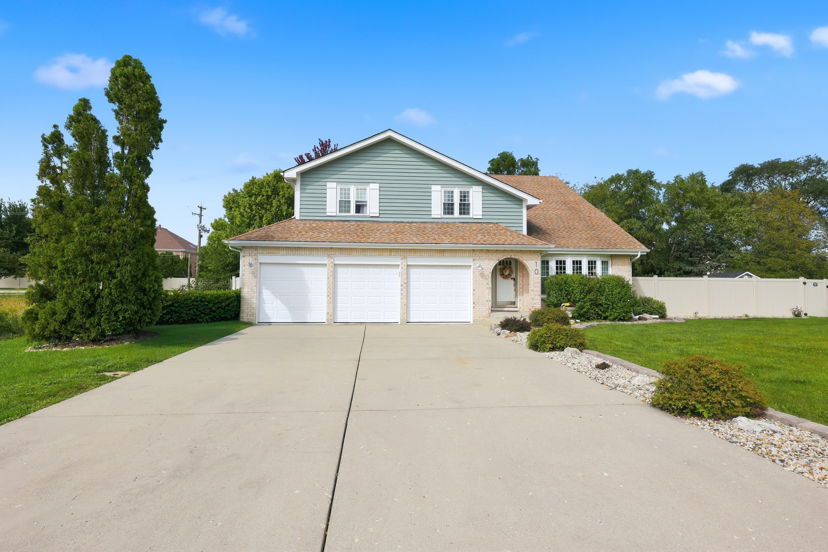10 Americana Court Property Photo 2