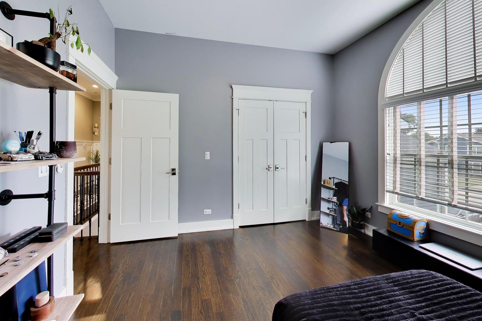5608 N Fairview Avenue Property Photo 26