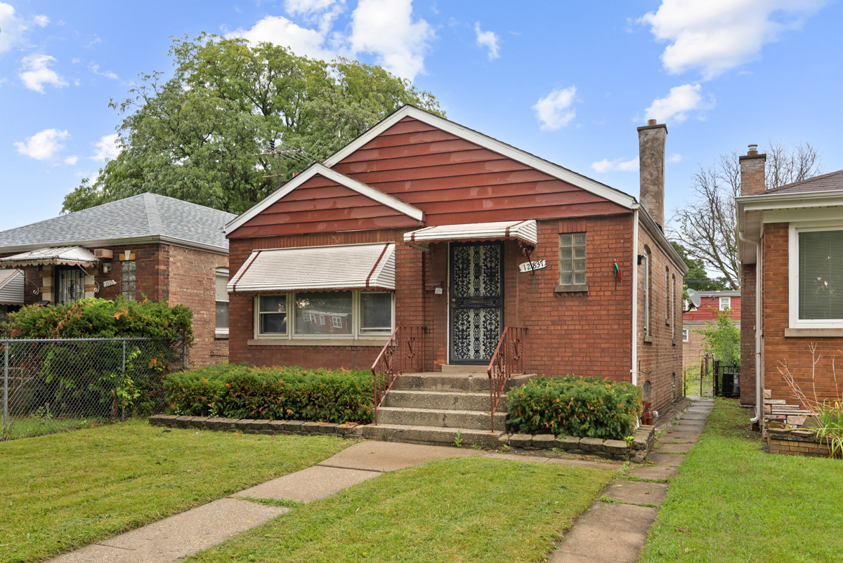 12837 S Union Avenue Property Photo 1
