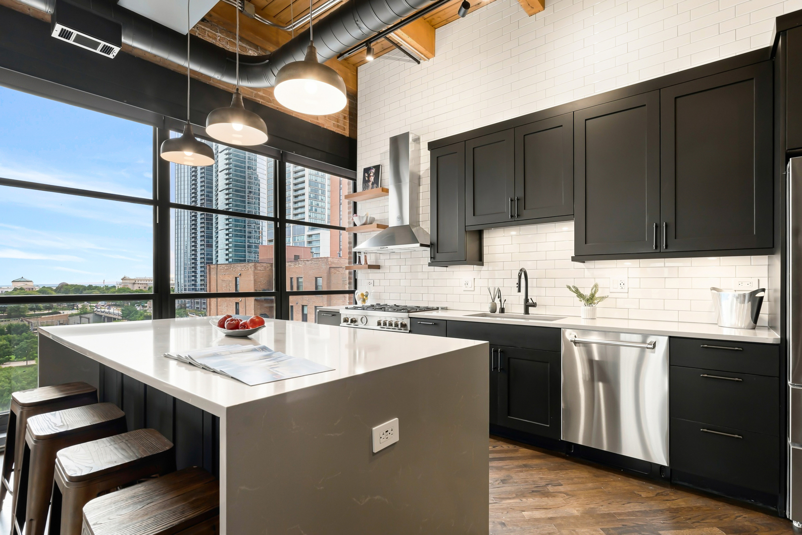 1133 S Wabash Avenue 806 Property Photo 2