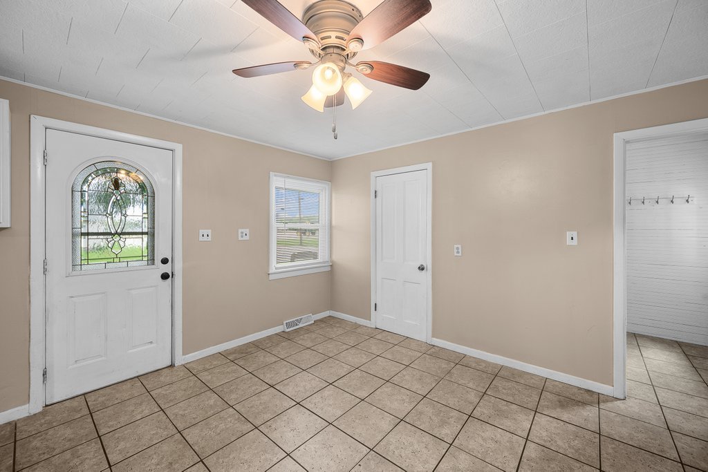 311 E Main Street Property Photo 11