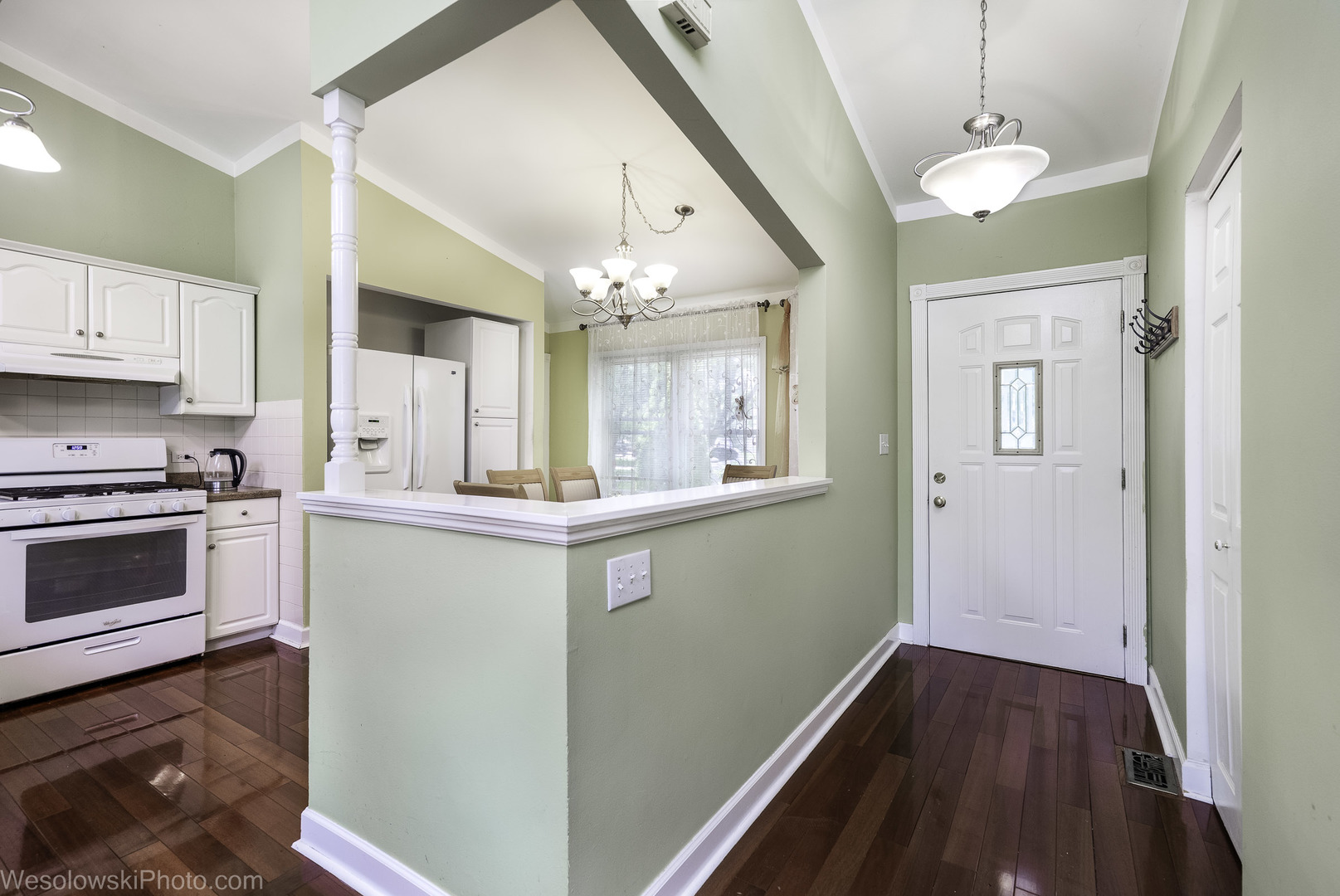 886 Quincy Court Property Photo 4