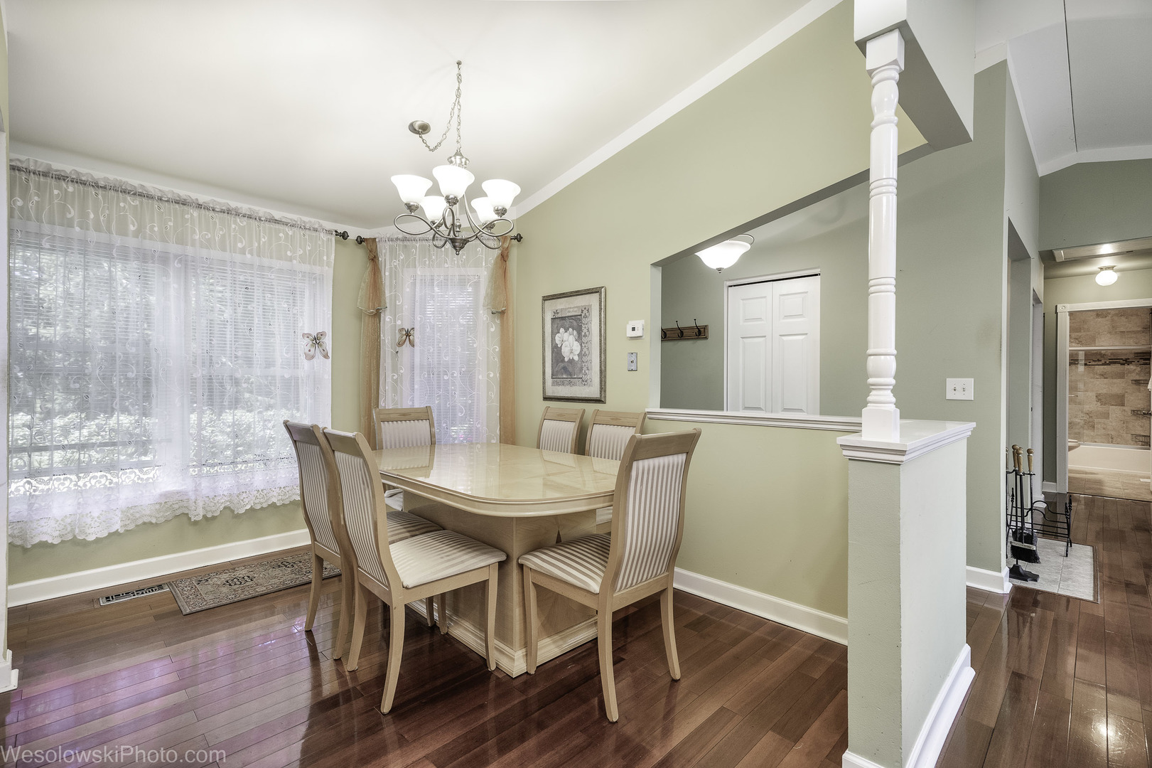 886 Quincy Court Property Photo 8